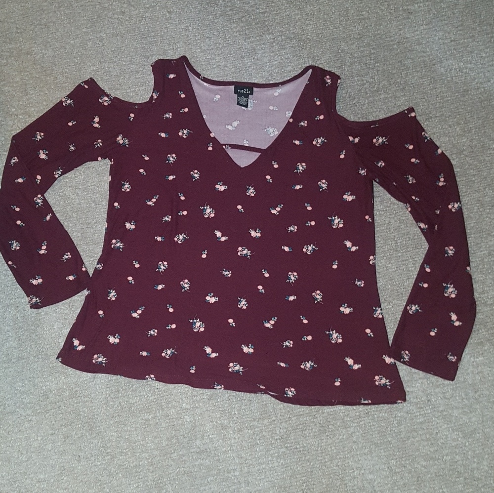 Rue 21 Long sleeve shirt w/ cold shoulder